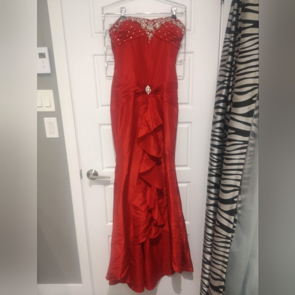 Prom dress - Picture 9 of 10